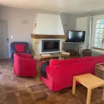 150m2 Dans Tres Grand Parc Arbore * פואה