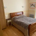 150m2 Dans Tres Grand Parc Arbore Foix