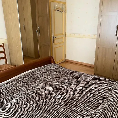 150m2 Dans Tres Grand Parc Arbore