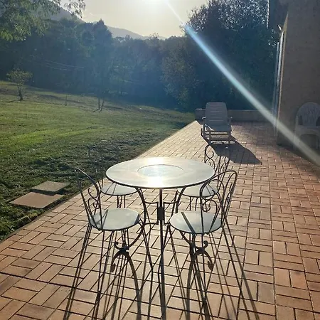 150m2 Dans Tres Grand Parc Arbore Foix